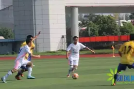 黄州区一中连续2年获得黄冈市高中足球联赛冠军图片