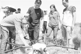 山西潞城：首次利用无人机进行飞防作业获得圆满成功图片