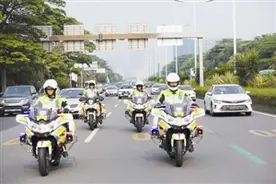 深圳交警正式对多乘员车道执法   违规车辆被教育劝离图片