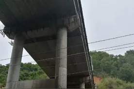 请注意：隆百高速封停改道，隆林开往百色需绕行！图片