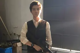 鹿晗“提前下墓”照片瞬间评论超两万，什么情况？图片