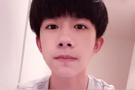 易烊千玺随手自拍撩倒一大片迷妹！图片