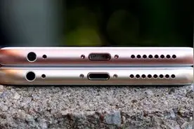 手机壳不但不能防止灰尘进入手机小孔，还有副作用。图片