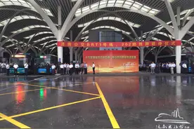 今起BRT1、202路西延至西客站，贯通济南东—西图片
