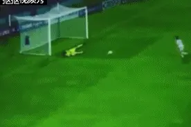 女足决赛现经典空门不进错失补时扳平  踢不进比踢进都难啊图片