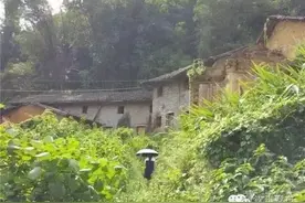 传播正能量| 众多爱心人士看望孝女戴霞并捐款捐物图片