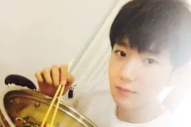 萌萌哒的王源爱吃的几种美食，看后小编想说我也要吃图片