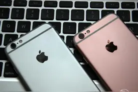 为什么每部手机上都有这两个小孔？图片