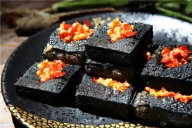 米米格格说民俗：长沙地道美食——臭豆腐图片