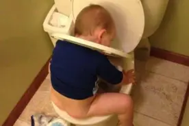 这些调皮捣蛋小Baby，让妈妈瞬间崩溃笑哭！图片
