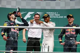 F1: 汉密尔顿德国夺冠 罗斯伯格主场错失领奖台图片