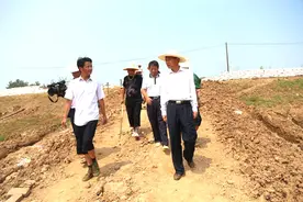 两湖保卫战  |霍辉到凉泉乡督查指导防汛工作图片