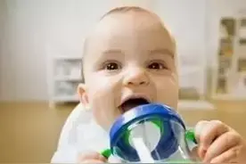 有没有搞错！三岁了还天天抱着个奶瓶？教你科学戒掉奶瓶的五大招图片