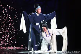 陆游和前妻唐婉的两首《钗头凤》，隐藏着怎样让人心碎的爱情悲剧图片