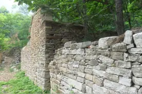 在那遥远的小山村图片
