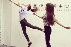 你不要拉着我，我要飞，我要自由图片