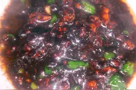 娇艳欲滴 让你垂涎三尺的辣椒鸡蛋酱图片