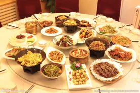 民间故事：4个极品下饭馆，还没吃饭，就开撕了图片
