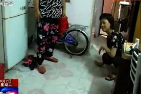 安庆：房间地面瓷砖异常发烫 竟是瓷砖下一根钢筋带电所致图片