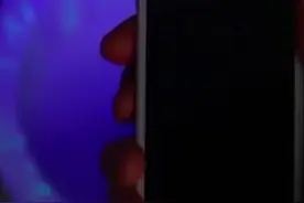 手机摄像头变紫外线灯视频封面