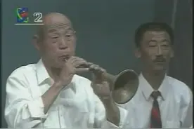 民间老艺人唢呐演奏（鸟兽闹春）图片