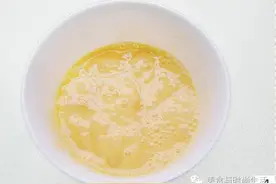 咸瓜青红炒鸡蛋 夏天喝粥搭配的小菜图片