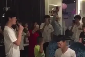 男孩终于鼓起勇气向男朋友表白，这大概就是真爱吧！视频封面