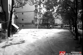 怀化城区小区内私设停车位引“争议”图片