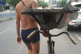 大热天！浦江马路上这个穿紧身裤的黄包车夫要逆天了图片