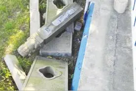 向阳桥栏杆损毁 疑人为推倒图片