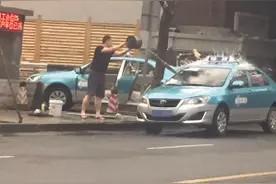 环卫清洗车加水点成洗车站 一小时来了十几辆车图片