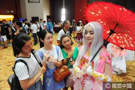 安徽阜阳举办动漫展，各款cosplay吸引眼球图片