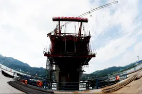 筑路人情注沅江 中国铁建大桥工程局怀邵衡铁路沅江特大桥建设纪实图片