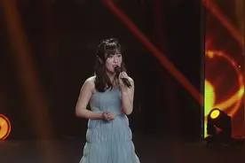 《斗鱼LIVE音乐擂台》就是尖尖儿温暖献唱《房间》