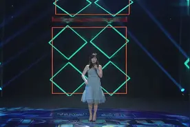 《斗鱼LIVE音乐擂台》尖尖儿演唱《马德里不思议》俏皮可爱！