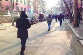 明霞支路早市被彻底取缔 有人叫好也有人不舍图片