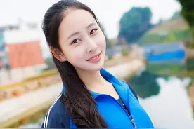 颜值超高的素颜学生妹图片