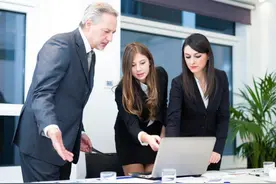 同人不同命，对于白手起家，更适合做上班一族的生肖君图片