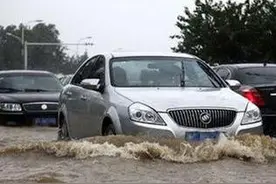 为什么涉水行车，车牌经常会掉落丢失？图片