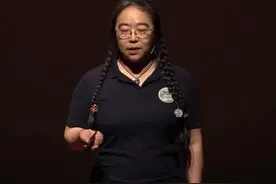 为了收集彩色大便，她养了三十多只毛毛虫图片