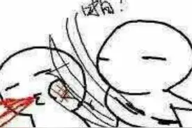 伊宁市社区干部私拿处方单，护士制止被扇耳光图片