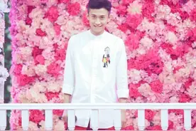 谁说大老爷们不能驾驭粉嫩系？张一山鹿晗郑恺骚粉花美男惊艳全场图片