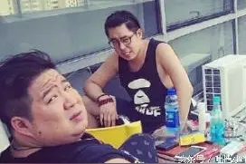 《我们都爱笑》演员不知去向 一哥肖旭拍起了抗战剧图片