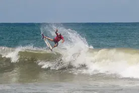 冲浪——戏浪图片