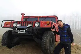 刘强东有个特殊癖好，每年都给自己放假到沙漠去越野图片