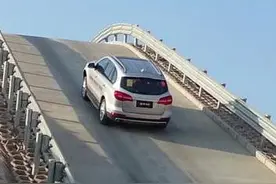 驾考中如何避免熄火或溜车？学车族收藏！图片