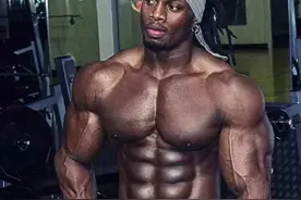 拥有10块腹肌的猛男每天都做些什么？图片