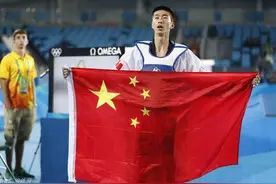 赵帅夺冠时刻疯狂指天怒吼! 霸气环视全场图片