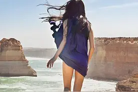 韩国美女摄影师找刺激，在悬崖或是摩天高楼自拍图片