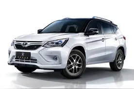 听着音乐开着车 比亚迪宋盖世版将上市图片